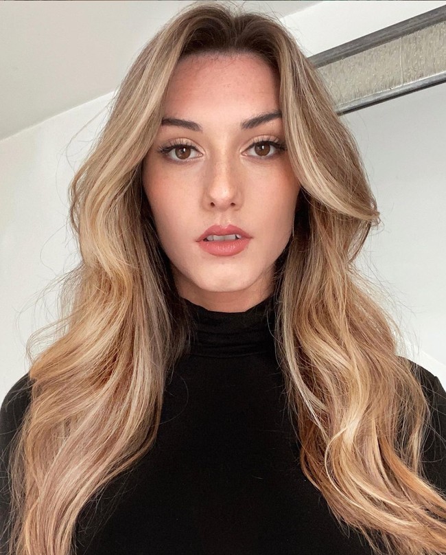 Di sisi lain Lizzie sendiri juga telah menjelaskan bahwa Andrew tidak sedang menggodanya sehingga tidak ada yang perlu dikhawatirkan. Rachel pun meminta netizen untuk berhenti menyerang Lizzie. Bagi Rachel, Lizzie adalah malaikat yang dikirimkan Tuhan untuk membantu keluarganya. Foto: Instagram/@lizziinorton