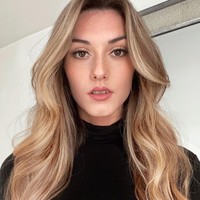 Di sisi lain Lizzie sendiri juga telah menjelaskan bahwa Andrew tidak sedang menggodanya sehingga tidak ada yang perlu dikhawatirkan. Rachel pun meminta netizen untuk berhenti menyerang Lizzie. Bagi Rachel, Lizzie adalah malaikat yang dikirimkan Tuhan untuk membantu keluarganya. Foto: Instagram/@lizziinorton