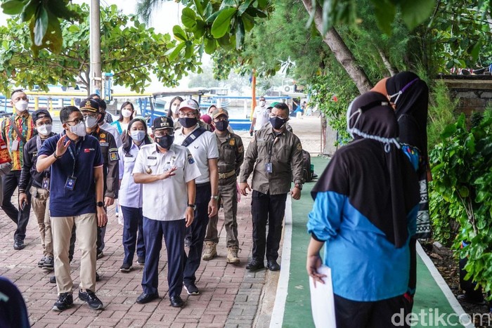 Menparekraf Sandiaga Uno dan Bupati Kepulauan Seribu Junaedi