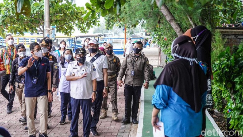 Menparekraf Sandiaga Uno dan Bupati Kepulauan Seribu Junaedi Menparekraf Sandiaga Uno dan Bupati Kepulauan Seribu Junaedi