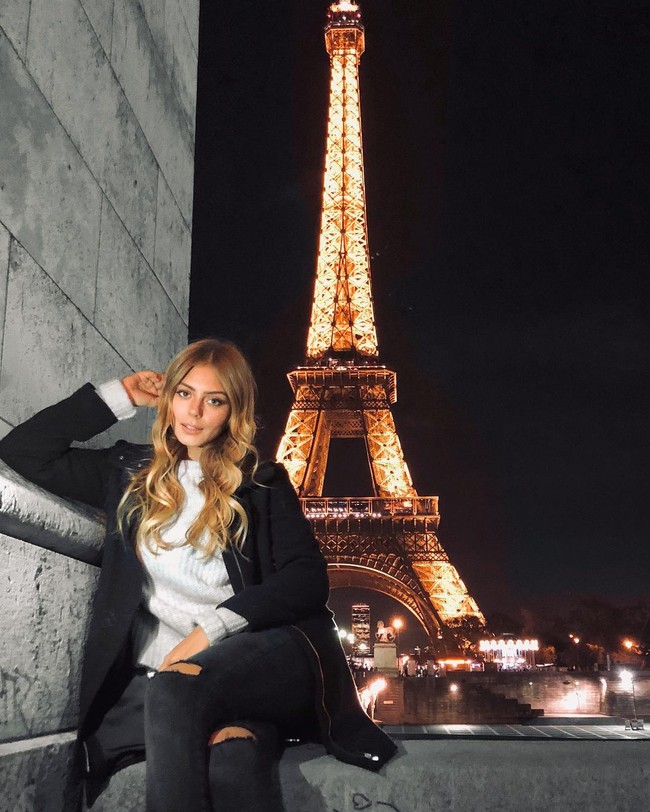 Mishel Gerzig juga jadi perbincangan karena ia di-follow oleh Neymar. Hal itu membuat sebagian orang berpikir bahwa ia menjadi rebutan antara Neymar dan Courtois. Foto: Instagram @mishelgerzig