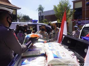 Mobil ASTUTI Berbagi, Cara Cepat Polisi Bojonegoro Bantu Warga Saat Pandemi