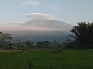 Mau Rayakan Pergantian Tahun di Gunung Lawu? Ini Bekal yang Harus Disiapkan