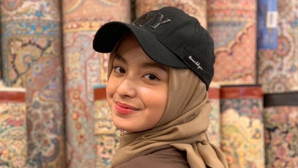 8 Potret Cantiknya Nabila Putri, Calon Mantu Ucok Baba yang Jarang Disorot