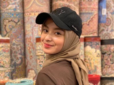 8 Potret Cantiknya Nabila Putri, Calon Mantu Ucok Baba yang Jarang Disorot
