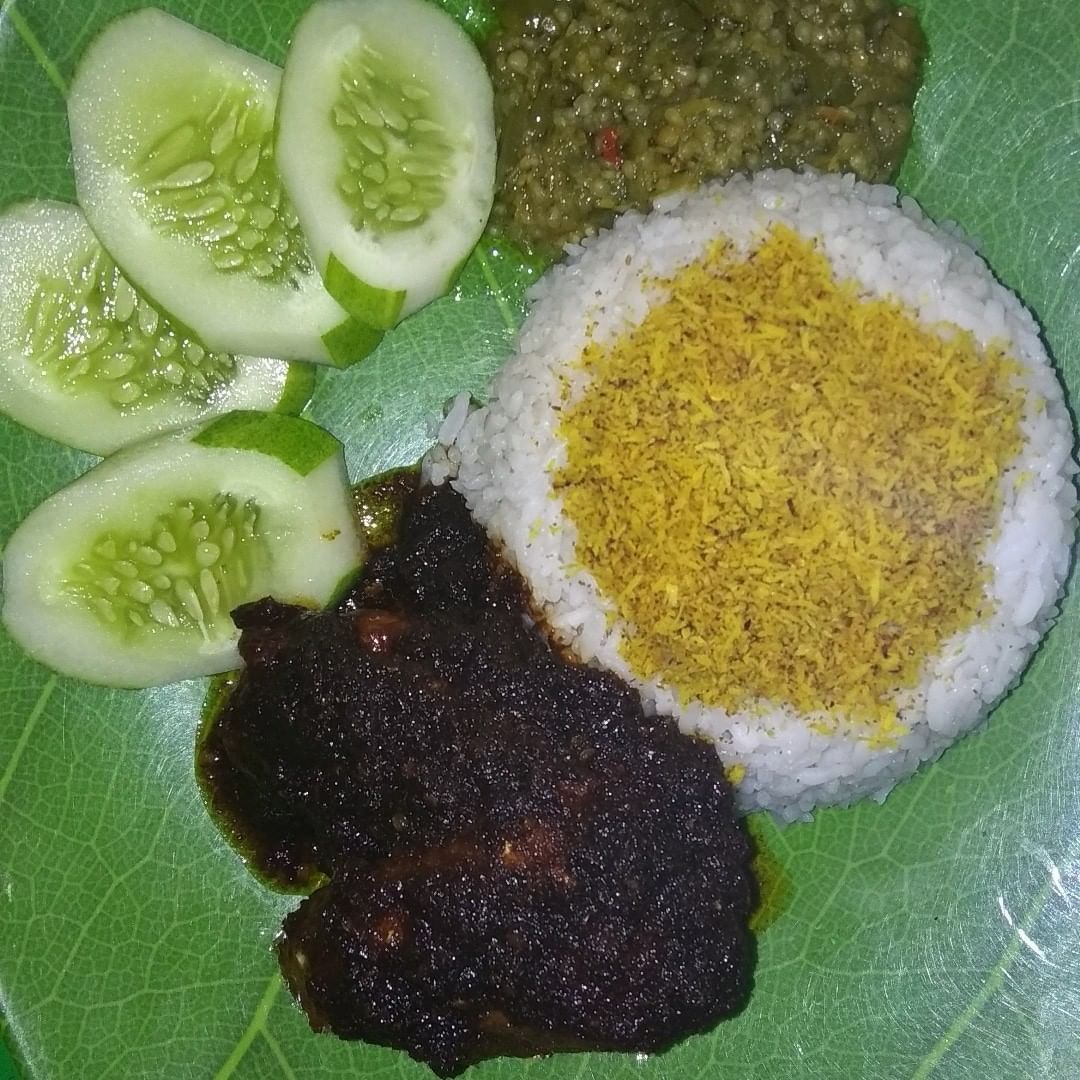 Nagih! 5 Nasi Bebek Madura dengan Bumbu Hitam yang Pedas Nyengat