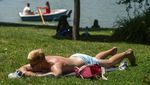 Pantai di Spanyol Ramai Banget Gegara Neraka Bocor