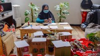 3 bulan pertama merupakan masa tersulit harus berkompetisi dengan para penjual tanaman yang sudah lama eksis.