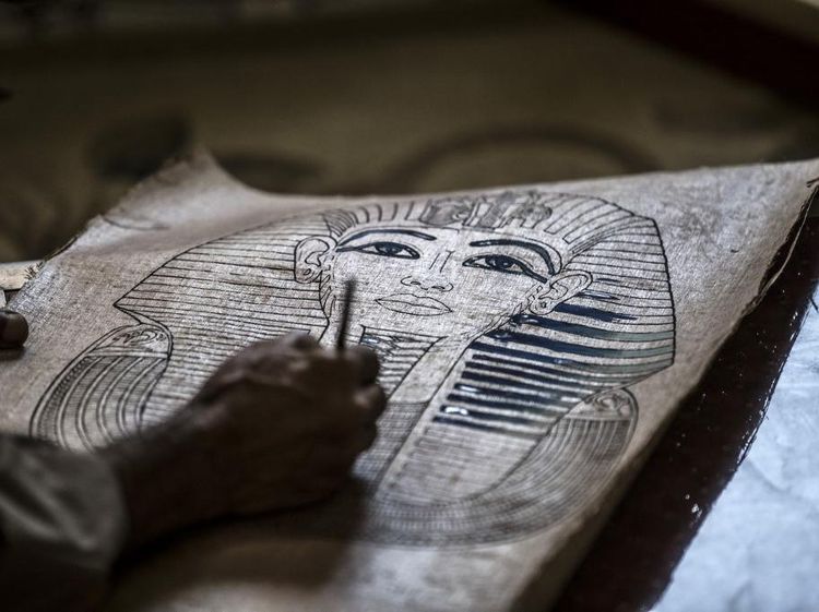 Jatuh Bangun Perajin Papirus Pertahankan Tradisi Sejak Zaman Firaun