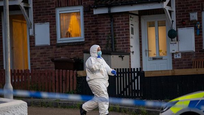 Insiden penembakan terjadi di kawasan Plymouth, Inggris. Penembakan brutal itu dilaporkan menawaskan 6 orang termasuk terduga pelaku.