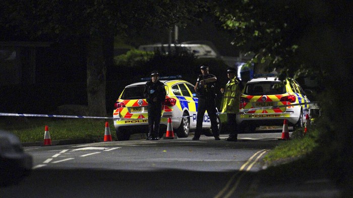 Polisi Jaga Ketat Area Lokasi Penembakan Brutal di Plymouth Inggris Insiden penembakan terjadi di kawasan Plymouth, Inggris. Penembakan brutal itu dilaporkan menawaskan 6 orang termasuk terduga pelaku.
