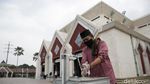 PPKM Level 4 Diperpanjang, Masjid At Tin Gelar Salat Jumat Berjamaah