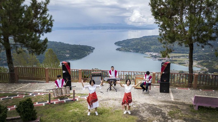 Promosikan Wisata Danau Toba Lewat Konser Promosikan Wisata Danau Toba Lewat Konser