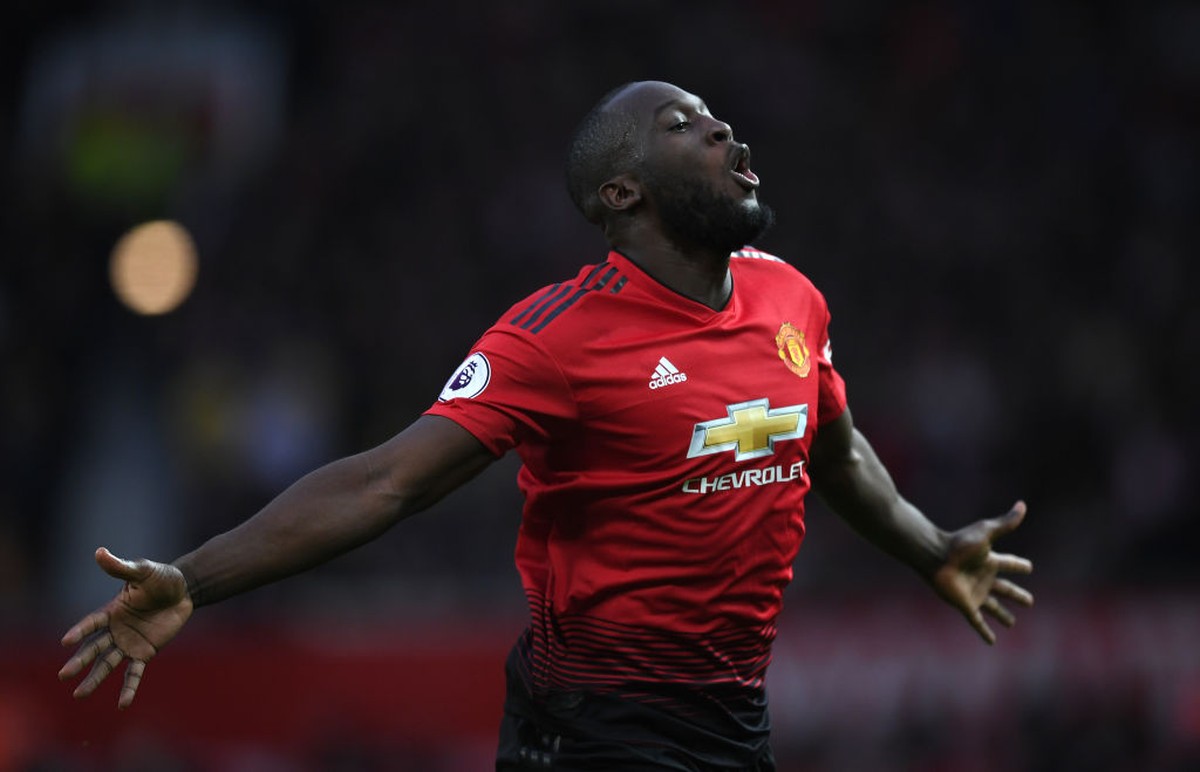 Fans MU Caci Lukaku yang Kembali ke Chelsea (Getty Images)