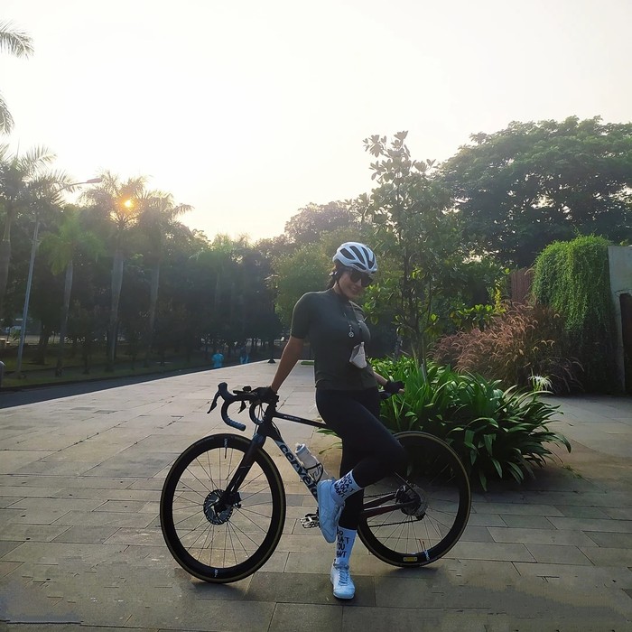 Selain Bersepeda, Virnie Ismail Juga Hobi Kulineran Bareng Anak Selain Bersepeda, Virnie Ismail Juga Hobi Kulineran Bareng Anak