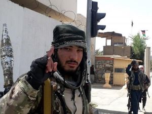 Bagaimana Taliban Bisa Merebut Kota-kota Afghanistan Begitu Cepat?