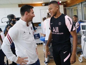 Kata Mbappe soal Perbandingan dengan Ronaldo dan Messi