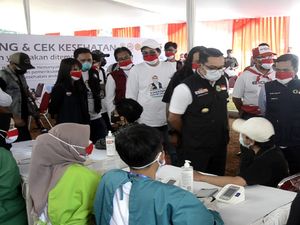 Gelar Vaksinasi Massal, Pemprov Jabar Sasar 400 Ribu Warga Sehari