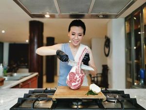 Veronica Tan Selalu Diledek Saat Makan Steak Pakai Saus Sambal
