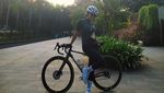 Gaya Virnie Ismail saat Ngebut dengan Road Bike