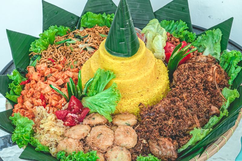 8 Resep Lauk Nasi Kuning Untuk Tumpeng 17 Agustus