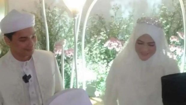 Alvin Faiz Nikahi Henny Rahman