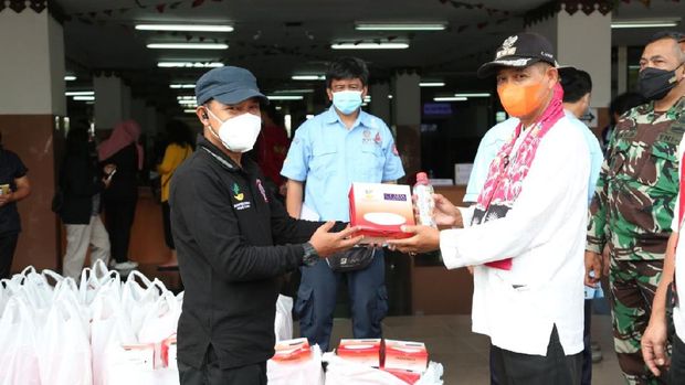 Bantu Masyarakat dan Nakes, CT ARSA Distribusikan Paket Makanan Sehat. (Dok CT ARSA)
