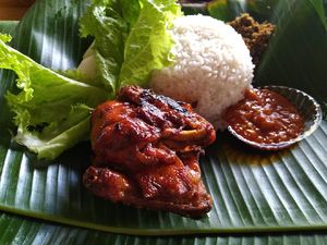 Inilah Rahasia Bebek Bakar di Sini Punya Daging Empuk dan Juicy!