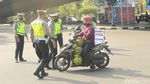 Begini Suasana Penyekatan Ganjil-Genap di Bandung