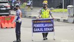 Begini Suasana Penyekatan Ganjil-Genap di Bandung