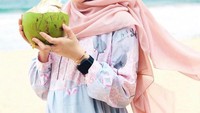 Sementara di Instagram keduanya, mereka tidak mengunggah apapun. Di Instagram Henny Rahman ia lebih sering mengunggah kesehariannya, termasuk saat kulineran seru. Foto: Instagram @hennyrahman