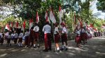 Siswa SD di Klaten Kibarkan 76 Bendera Merah Putih