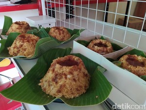 Legit Manis Tiwul Gunung Merapi dengan Lelehan Gula Jawa