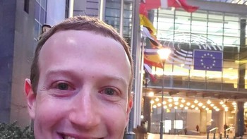 Namun tentu kadang ia memperlihatkan diri sedang mengurus hal penting, ini misalnya saat akan meeting dengan petinggi Uni Eropa. Foto: Instagram