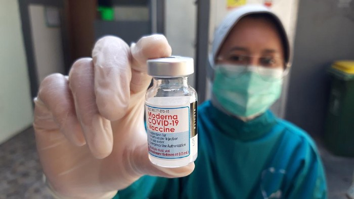 Nakes di Boyolali mendapat vaksin dosis ketiga