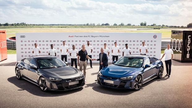 Pemain Bayern Munich dapat mobil listrik E-Tron dari Audi.