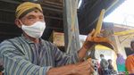 Perkenalkan Mbah Mulyono, Sang Penjamas Pusaka di Bulan Suro