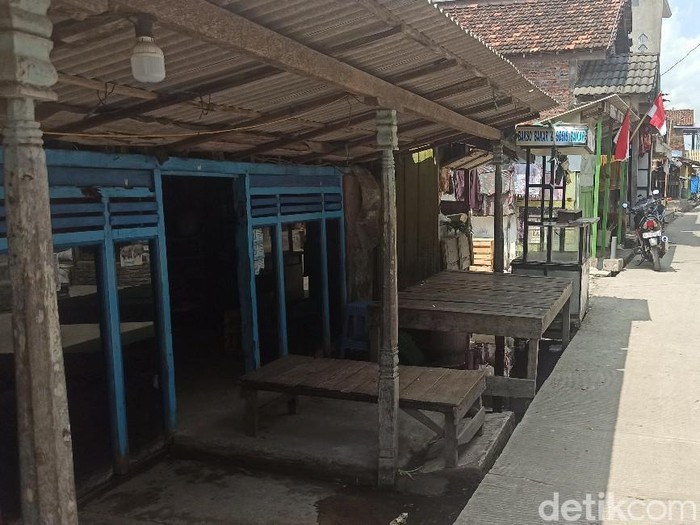 Rumah-rumah pendek di Demak dampak rob, Sabtu (14/8/2021).