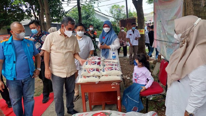 Gerindra menggelar vaksinasi bagi masyarakat umum. Target tercapainya herd immunity jadi motivasi partai berlambang kepala burung Garuda itu.