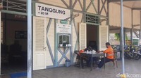 Jalur KA pertama di Indonesia ini merupakan jalur ekonomi penunjang ekspor sumber daya alam dari Indonesia ke Eropa kala itu. Oleh karena itu Pemerintah Daerah Grobogan dan Provinsi Jawa Tengah menetapkan Stasiun Tanggungharjo ini sebagai cagar budaya. (Manik Priyo Prabowo)