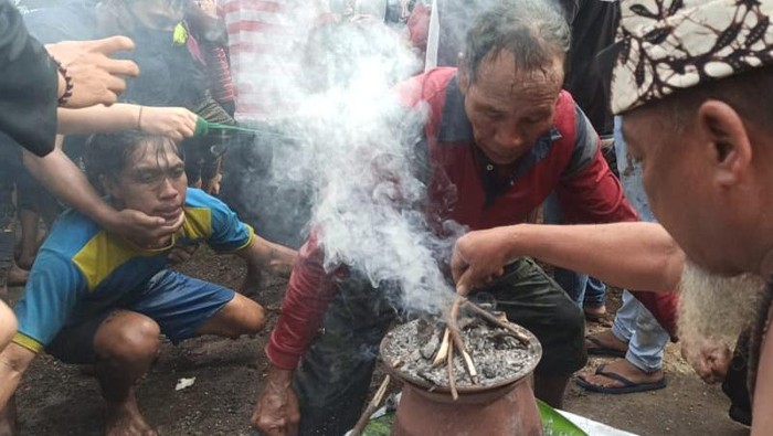 50 Orang Kerasukan Roh Leluhur, Ritual Adat Bersih Desa Aliyan Banyuwangi Akhirnya Digelar