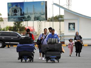 Kekacauan di Bandara Kabul Saat Taliban Kuasai Afghanistan