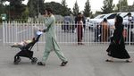 Dibayangi Taliban, Warga Ramai-ramai Tinggalkan Afghanistan
