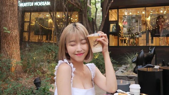 Sunny Dahye Ternyata Hobi Hangout dan Minum Kopi, Ini Momen Serunya