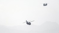Tentara Amerika Serikat pun diketahui tiba di Kabul pada Sabtu (14/8) kemarin untuk melakukan evakuasi para pegawai kedutaan AS dan sejumlah warga sipil Afghanistan yang bekerja untuk tentara AS, di tengah kian dekatnya Taliban ke ibu kota. 