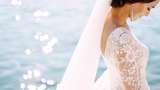 Viral Pernikahan Unik di Tengah Laut, Pengantin Wanitanya Hanya Pakai Bikini