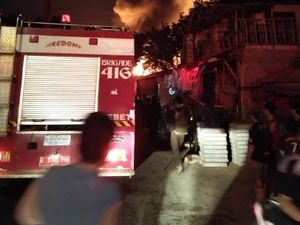 Tiga Orang Tewas Akibat Kebakaran di Mampang Jaksel