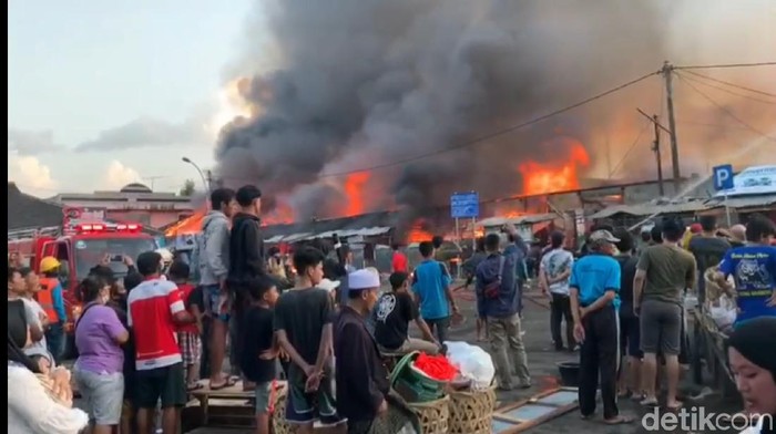 Kebakaran pasar di Tasikmalaya
