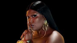 Lizzo Sudah Bebas Alkohol 2 Bulan!