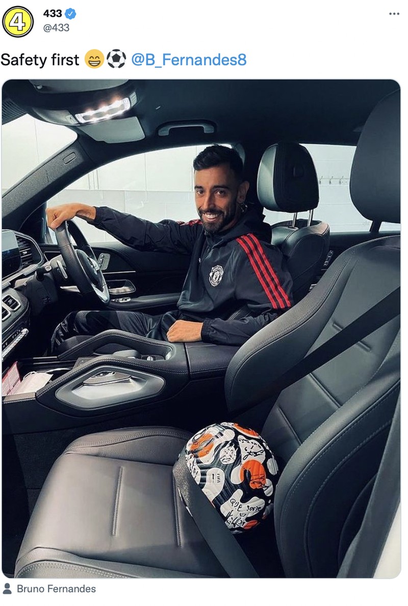 Netizen merayakan kemenangan Manchester United vs Leeds United dengan skor 5-1 di stadion Old Trafford, Sabtu (14/8) waktu setempat.